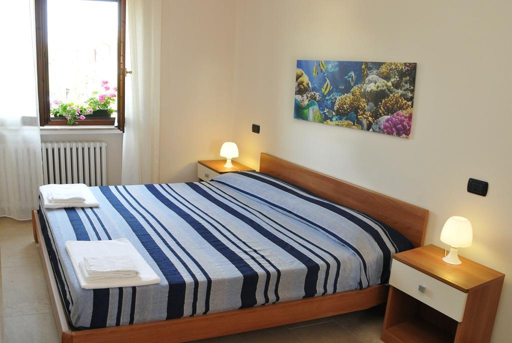 Salvi Apartamento Peschiera del Garda Quarto foto